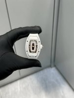 理查德米勒 目前最好品质 图1.图片放大来看 6点位置，10到12位置，均与一致是透明的