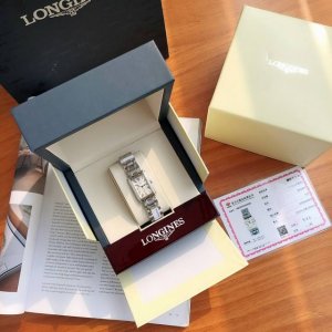 独家狠货来袭！渠道货！市场最高版本 独一无二 支持机芯任意，可付费维修！原单浪琴表黛绰维纳钢带系列！20.80 X 32 Mm 石英女士腕表！表身镶嵌46颗砖，