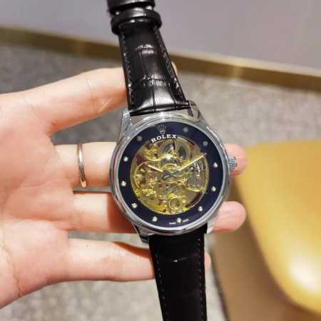 真皮表带十双按蝴蝶扣 白： ，全黑：130，劳力士一rolex，全自动雕花机芯，蕴含最优质的材料与一丝不苟的工艺！超强矿物质幻彩玻璃，真空电镀，精密防水，直径： - 点击图像关闭
