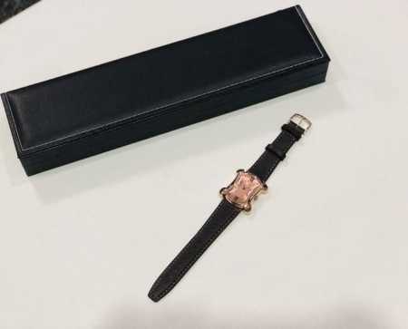 Celine 中古凯旋门手表 大骨头凯旋门手表 瑞士进口机芯 蓝宝石镜面 头层牛皮表带 赛琳手表1945年，女设计师赛琳 薇琵娜celine Vipiana在巴 - 点击图像关闭