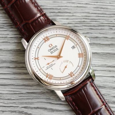 实拍图！出货实拍 五码合一]Twf出品碟飞系列多功能腕表To1直径39.5Mm，2627型机芯，不仅厚度方面可与一致，同时还能实现时分秒 秒针在九点钟 日期，动