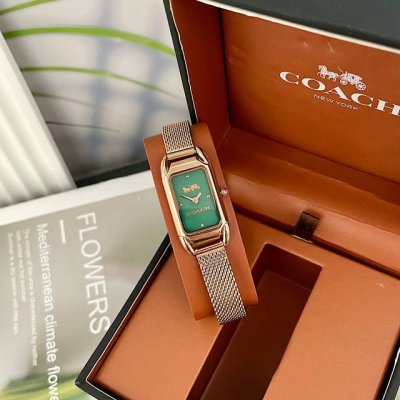 独家原单 Coach 蔻驰Cadie小方糖，轻奢配色，石英钢带手表女表，表盘经典马车标识，复古马鞍型方盘，简约时尚，高级优雅，型号：14504034.尺寸：17