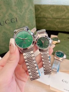 白壳 玫金 春日第一块抹茶绿手表戴上好富家千金gucci古驰 Original Gucci,古驰g-Timeless系列，经典九珠表带，唯美绿色表面专柜款 ，女