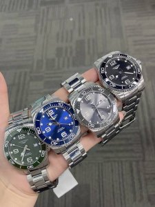 Longines浪琴水潜系列 精钢表壳,搭载西铁城8215机芯!蓝宝石镜面!原版一双致折式安全表扣尺寸41Mm同专步柜陶款瓷圈钢带胶带都有! Longines浪琴水潜系列 精钢表壳,搭载西铁城8215机芯!蓝宝石镜面!原版一双致折式安全表扣尺寸41Mm同专步柜陶款瓷圈钢带胶带都有!