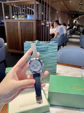 明星同款劳力士迪通拿、全金绿盘机械 全自动蓝宝石镜面精钢表带潮人必备新品店主自留款 这个颜色也太正了吧 男女同款 总之怎么搭配都好看呢 - 点击图像关闭