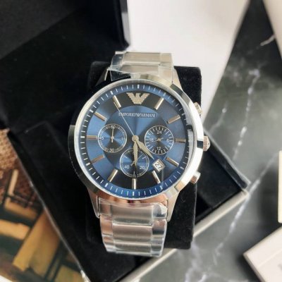 阿玛尼经典休闲商务款 316钢表带 型号Ar2448 蓝色表盘 三眼设计 带日期 316钢表带石英表 表盘直径43Mm 矿物质玻璃镜面 清晰高透 设计超级精致