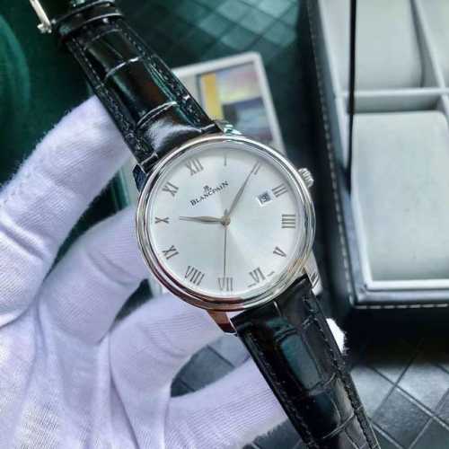 白 金730品牌:宝珀 三针新品，商务休闲 奢华大气类型：精品男士腕表 新品 表带：真牛皮表带 舒适 机芯:进口西铁城机芯 稳定 材料：矿物质防刮镜面 高清，耐