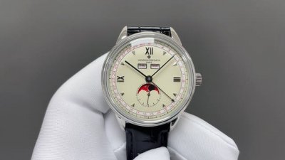 Vc 重磅推出江诗丹顿历史名作系列3100V 00R三重日历腕表！全真功能！市场最高版本！ 表壳 腕表特别！尺寸为40Mm，采用三重凹凸刻纹装饰的壳身，彰显复古