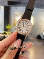 热卖款 伯爵 全新Piaget Lime light系列腕表，以其独特的造型，引领着时尚界的风潮，更是邀请到国际巨星巩俐倾情代言，必将成为伯爵品牌全新的识别69
