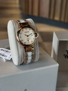 陶瓷白 金 钻20 鱼眼双卜玻璃 匠心之作卡地亚蓝气球，精致33Mm石英腕表，传统三针设计 星空运转 时间流淌 特殊工艺镶钻，个性 完美 搭配鱼眼蓝宝玻璃运用瑞