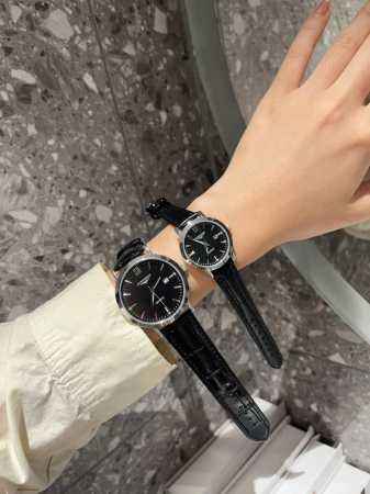 白 金 钢带+20。 最新经典浪琴-Longines 情侣对表 原装进口石英机芯 钢化玻璃 316L精钢表壳 直径男40Mm女30Mm 厚8Mm如果今天的阳光停 - 点击图像关闭