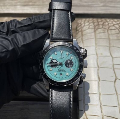皮带 钢带550 帝舵 Tudor 碧湾型系列 搭载全自动机械芯 尺寸：42Mm 镀膜玻璃 精钢表带原装扣 复古帝陀 全新演绎