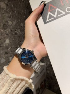 FFF金 钻30 陶瓷30 #浪琴 低调又不失细节的美，上手不撞款，当你觉得今天的首饰配不上你的穿搭的时候选他就对了，时尚百搭绝绝子！