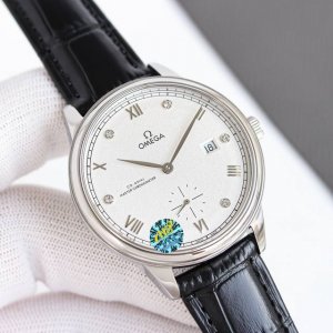 第三代蝶飞典雅重磅登场 1Tw最新推出欧米茄蝶飞系列典雅小秒针款 全新升级版41表径同步官网 内部搭载欧米茄8802至臻天文台机芯 透过蓝宝石玻璃表背，机芯的运