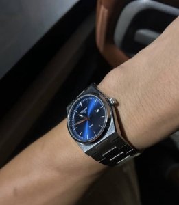 Wow夜光下的天梭更有感觉啊 1853天梭prx超级玩家戴着确实帅 方方正正的表盘 穿搭起来也很有层次感 #男生手表 #天梭 #天梭超级玩家prx