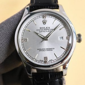 780金壳+50 店家爆款主推 劳力士【Rolex】升级版本 男士腕表 采用独特的表盘设计 搭配五金装饰钉的3D立体感，整体效果更显高档奢华的劳力士， 初识劳力