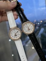 金+30积家约会女表，女人的三大梦想一，新的一年一定要大红大紫呀 积家约会系列高品质女表，日月星辰显示，进口石英机芯，原装折叠扣 精钢表带，尺寸宽33Mm，厚1