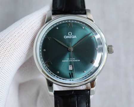 Tw出品 白壳 金壳 欧米茄 Omega 碟飞系列 新款六字位日历rk4 锅盖玻璃 9015机芯 复刻史上最强欧米茄蝶飞系列腕表。优雅纤薄的外表，搭配简约大方的 - 点击图像关闭