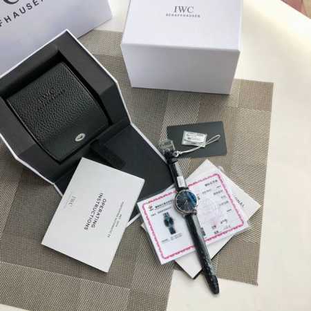 重磅来袭 入行以来最牛硬货！渠道出口订单！原封！缺个经销商印章就是正品！百分百原厂原单配件可进各大专柜维修 支持专柜验货，最受奥斯卡女明星欢迎腕表之一，大名鼎鼎 - 点击图像关闭