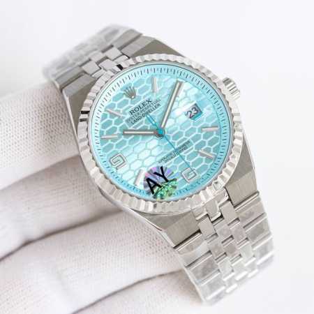 劳力士全新 Land-Dweller 陆使型于 2025 年推出，采用了一体式表链设计，这种设计灵感源自 1969 年Oysterquartz Datejust - 点击图像关闭