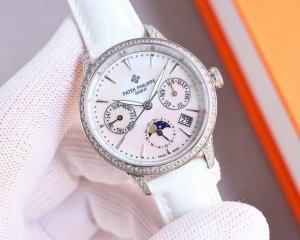 白壳 金壳 Tw 2024最新力作 龙重推出 百达翡丽35Mm女款爆款万年历多功能高级腕表！ Tw制表师团队历经多时精心设计，力求完美 1款式采用9100多功能