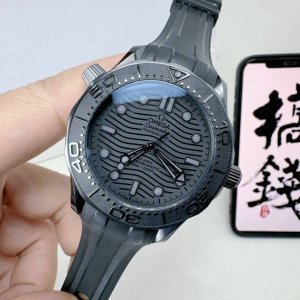 Vs厂，欧米茄海马 系列无日历陶瓷款，俗称：墨黑，规格：43毫米，搭载8806自动机械机芯，实拍图