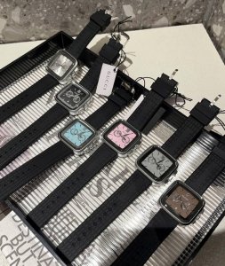 热门款gucci古驰 春夏搭配宠品、上手一整个高级感、维美多色选择，酷酷方形很拉风，日常穿搭绝绝子，回头率爆棚