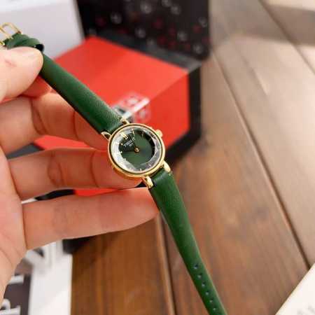 白 金玫 皮钢同价 2023年独家新款！天梭小可爱系列石英女表，该系列腕表绚丽夺目，以小巧华丽的女性化圆形表壳彰显华贵。表带可作为首饰宽松的进行佩戴，令您闪耀迷 - 点击图像关闭