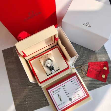 新款独家首发！一表三码、底盖 、保卡、吊牌一一对应！原单硬货！Omega欧米茄钻石腕表！ 典雅系列以其经典优雅的设计，吸引了众多忠实支持者。此系列表款风格简约， - 点击图像关闭