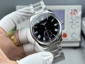 Gf 浪琴名匠系列月相40Mm腕表，搭载复刻L899.5一体机芯。 两大市场唯一』： 唯一对版自动陀真轴承 注意：此轴承并非贴片，没有浪琴机芯专用工具请不要乱拆