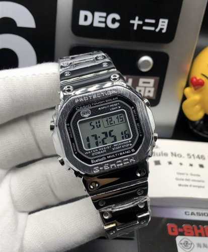 发货实拍，终于出货！小金砖，金色Gmw-B5000D-1Jfb5000 35周年方块钢带表 采用了极为用心的抛光和打磨，显得质感非常高级。经典的G-Shock壳