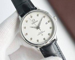 金白同价， 钢带+50品牌：欧米茄 三针新品，商务休闲 奢华大气类型：精致男士腕表 新品 表带：真牛皮表带 舒适 361精钢表带 耐用 机芯:进口西铁城机芯 材