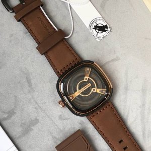 支持香港、美国直邮 原单七个星期五 Sevenfriday自动机械男表，型号：M2-02-C0593 大小47.6X47Mm 进口原厂日本全自动机械机芯 30米