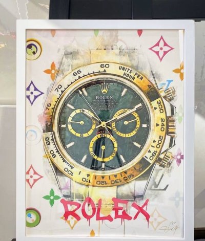 来自艺术团队 Royal Af 品牌打造的联名艺术版画，全球限量发行！ 白色实木艺术画框，馆藏级艺术纸印刷工艺 带限量编号与艺术家亲笔签名 新品上新现在购买还有