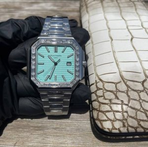 Bba出品必属精品 。百达翡丽 Cubitus系列 5821 01探索奢华与精湛工艺的完美结合， 手表以其直径45Mm和厚度仅8.6Mm的优雅设计，展现出卓越的