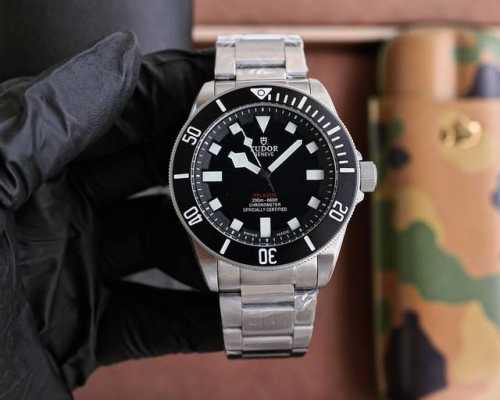 帝陀 Tudor 复古系列 全自动机械 尺寸：42Mm 三维镀膜玻璃 精钢表带 复古帝陀 全新演绎