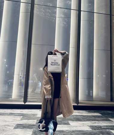 西太后新款蛇骨表，蛇年限定Vivienne 我一整个暴风尖叫啊啊啊啊！ 老天奶！！西太后蛇骨手表真的美得太超过了！！！建议不走甜妹路线的宝都去试试 开始做Buy - 点击图像关闭