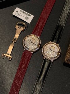 实拍卡地亚蓝气球满天星面到货！经典出品 专柜同步单排钻四角小钻颗颗饱满 全手工镶嵌满天星钻石面 奢华唯美 瑞士石英机芯 荔枝纹小牛皮 百搭尺寸36Mm请认准高品