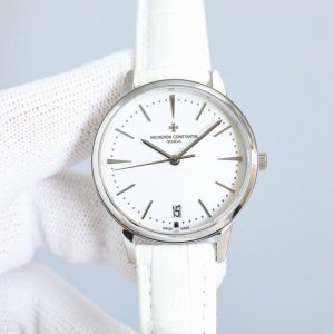 Tw江诗丹顿女表传承系列V5升级版表壳尺寸33Mmx9Mm吻合原装完美圆形的表壳，搭配微孤式表耳设计，使之更加贴合佩戴者的手腕。每一个成品壳套，都需经过Tw严格