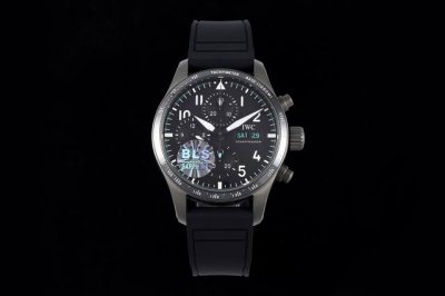 Bls新品，新款独家首发，万国 Iwc 飞行员系列R2 市场最新版本原版开模，精益求精。 1腕表采用316精钢全新开模,尺寸为41Mm表带宽度为20Mm 2 除