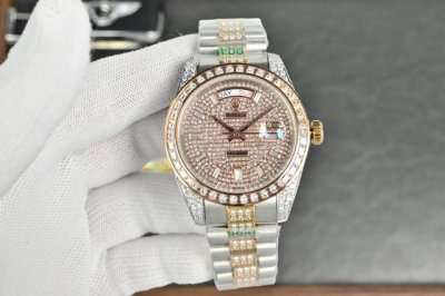 白钻 金钻 劳力士巅峰之作.升级版全网最具性价比劳力士 星期日志型满天星40Mm 满钻土豪版奢华18K纳米技术！2000+颗Aaa锆石精心打造！采用全自动进口机