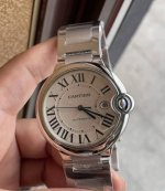 卡地亚最具代表性的腕表蓝气球，圆圆的表盘辨识度很高，42的表径对大手腕男生很友好，侧边包围蓝宝石表冠是蓝气球专属款式。 #卡地亚 #卡地亚蓝气球