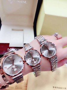 奶奶灰emporioarmani阿玛尼giannit-B系列石英腕表经典系列女装32Mm 男装40Mm 现货