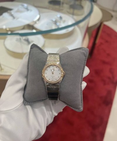 欧米茄星座女表#藏在腕间的浪漫 #女表 #举手投足的优雅 #欧米茄星座 #向经典致敬