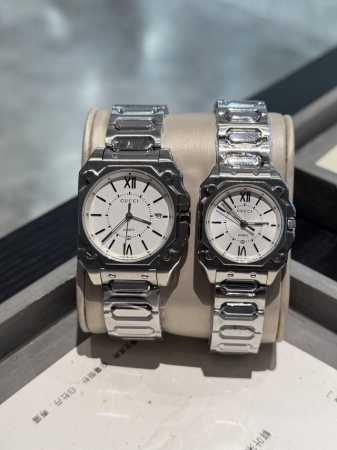 白 金490男装36Mm。女装30Mm。Gucci 新款腕表Iii新款G-Flat 野性主义风格，独树一帜的艺术作品 超薄表盘设计，戴在腕间非常数十亲肤 内圆外 - 点击图像关闭