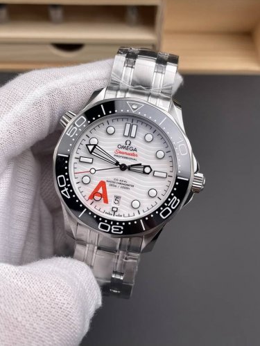 Vs 海马 白V4版42Mm8800机