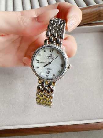 白 .金+20.钻+30。 欧米茄 Omega 精品女神水滴系列腕表。精致唯美的设计，让您的美丽无处不在，也将华丽与经典融合，创造出惊艳巨作，表盘清新淡雅，色彩 - 点击图像关闭