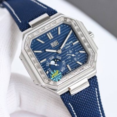 方厂 重磅推出新系列方形百达翡丽Cubitus 5822腕表，明星同款。 DDD 这款牛仔色表带深蓝表盘，既经典又时尚，优雅与高级感完美平衡。 DDD 亮点特色