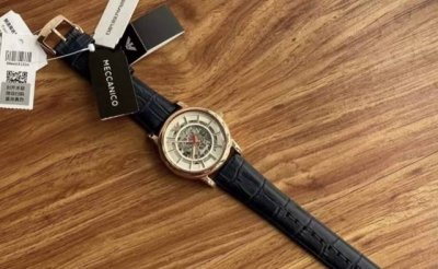 神仙高颜值的男士手表Armani-60009 平时戴的手表都是一些不知名品牌的 一直以为手表这种东西都没有什么区别 最近才被朋友推荐了阿玛尼的这款手表 戴上了才