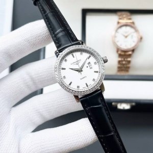 金+20钢带+20陶瓷40 最新浪琴 女表 原装进口石英机芯 钢化玻璃 316L精钢表壳 直径女30Mm 厚8Mm如果今天的阳光停止了它耀眼的光芒。那么你的一个